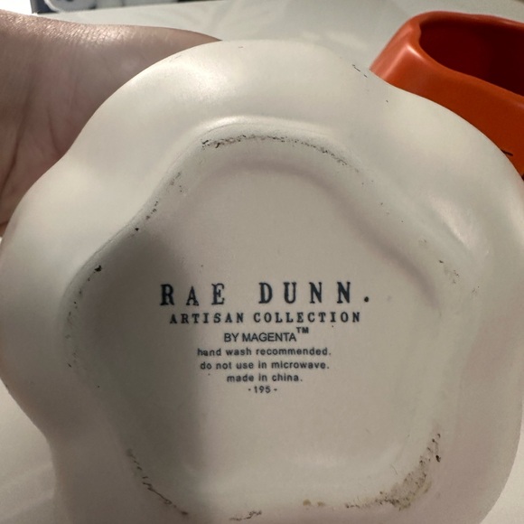 Set of two Rae Dunn pumpkin & fall mugs - Picture 5 of 6